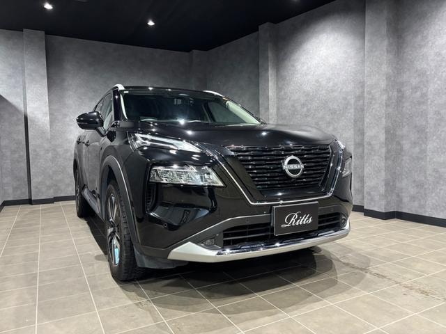 Nissan X-TRAIL 2023 — фото автомобиля 1