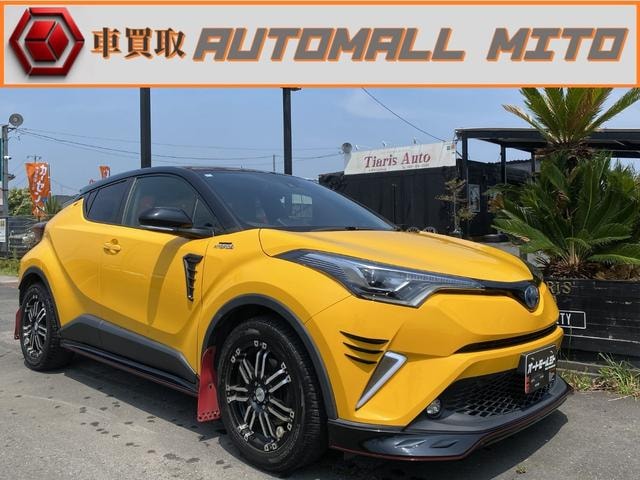 Toyota C-HR 2018 — фото автомобиля 1