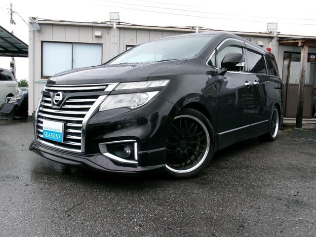 Nissan ELGRAND 2014 — фото автомобиля 1