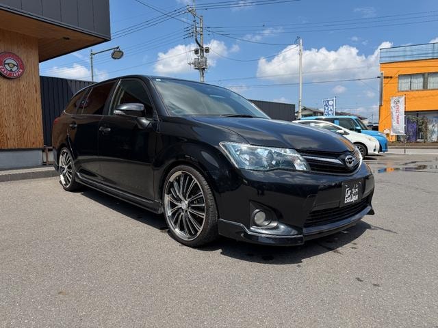 Toyota COROLLA FIELDER 2013 — фото автомобиля