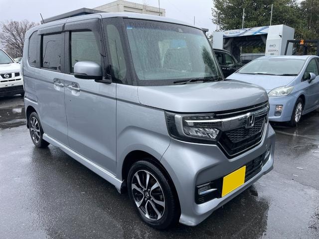 Honda N-BOX CUSTOM 2017 — фото автомобиля 1