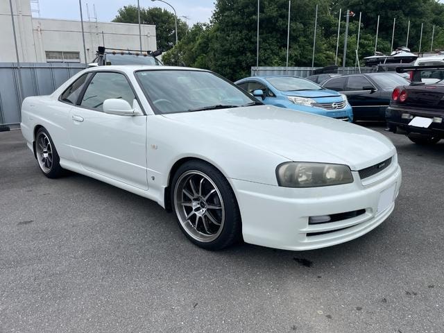 Nissan SKYLINE 2000 — фото автомобиля 1