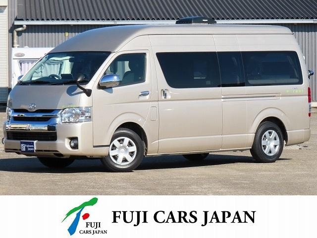 Toyota HIACE VAN 2019 — фото автомобиля