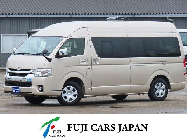 Toyota HIACE VAN 2023 — фото автомобиля