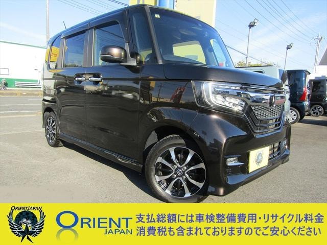 Honda N-BOX CUSTOM 2018 — фото автомобиля 1