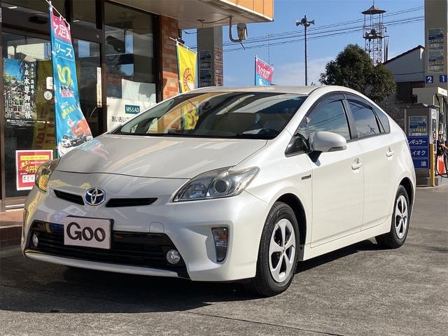 Toyota PRIUS 2015 — фото автомобиля 1