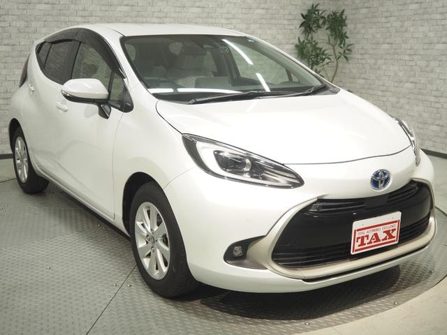 Toyota AQUA 2023 — фото автомобиля 1