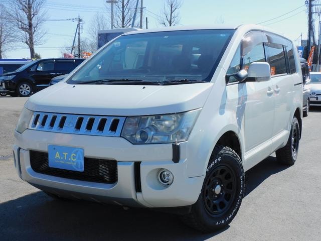Mitsubishi DELICA D:5 2013 — фото автомобиля