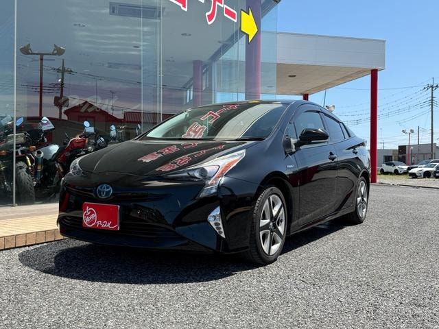 Toyota PRIUS 2016 — фото автомобиля 1