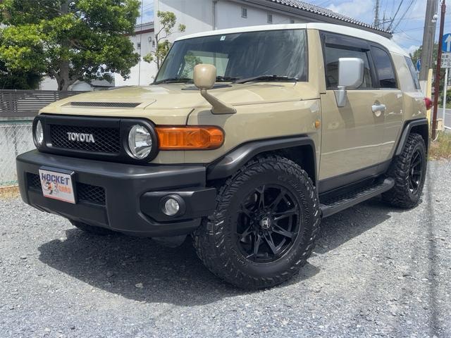 Toyota FJ CRUISER 2014 — фото автомобиля