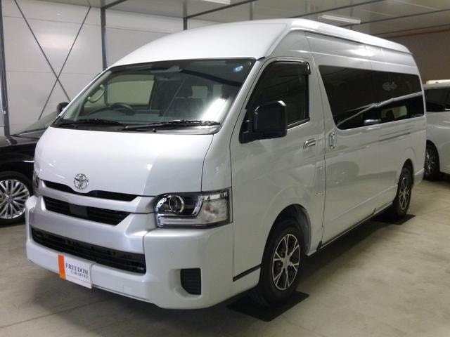 Toyota HIACE COMMUTER 2026 — фото автомобиля