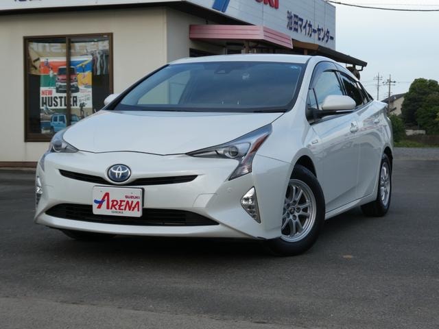 Toyota PRIUS 2015 — фото автомобиля