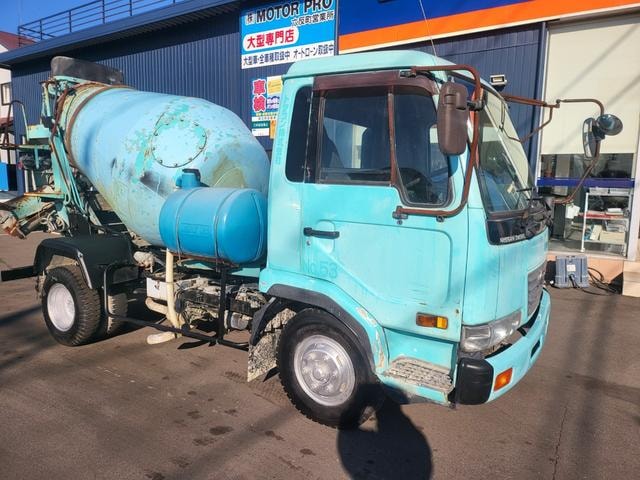 Ud Trucks CONDOR 2002 — фото автомобиля 1