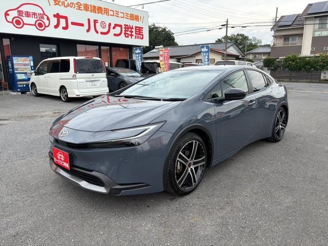 Toyota PRIUS 2025 — фото автомобиля 1