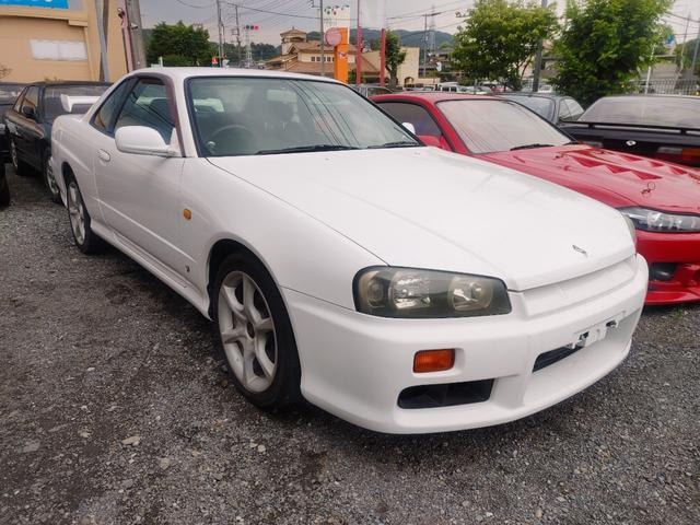 Nissan SKYLINE 2000 — фото автомобиля 1