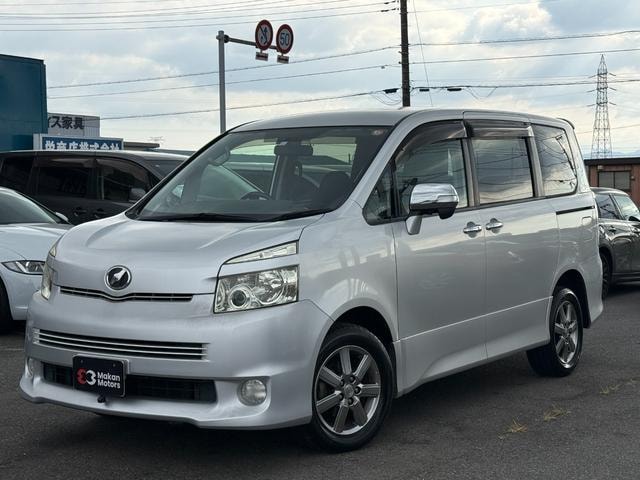 Toyota VOXY 2009 — фото автомобиля 1
