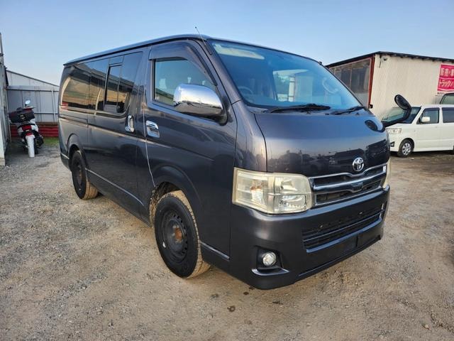 Toyota HIACE VAN 2011 — фото автомобиля