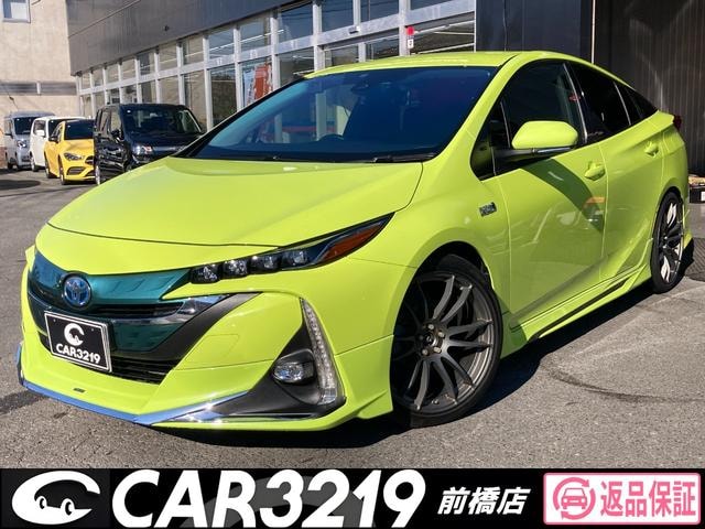 Toyota PRIUS PHV 2017 — фото автомобиля 1