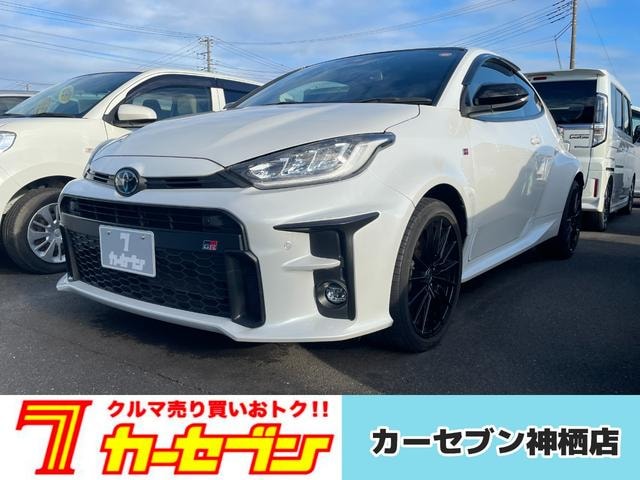 Toyota GR YARIS 2022 — фото автомобиля