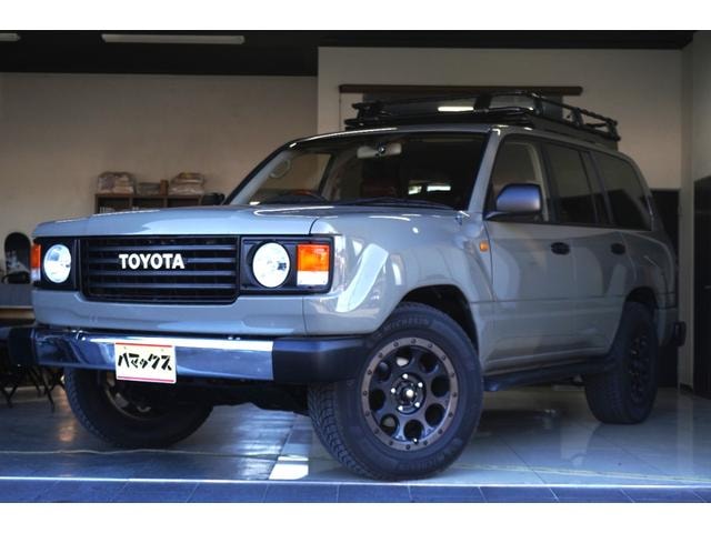 Toyota LAND CRUISER 100 2002 — фото автомобиля