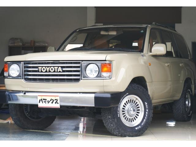 Toyota LAND CRUISER 100 2002 — фото автомобиля