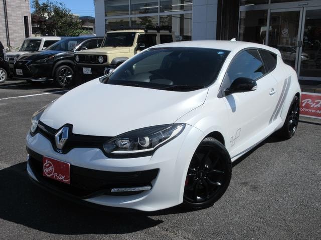 Renault MEGANE 2017 — фото автомобиля 1