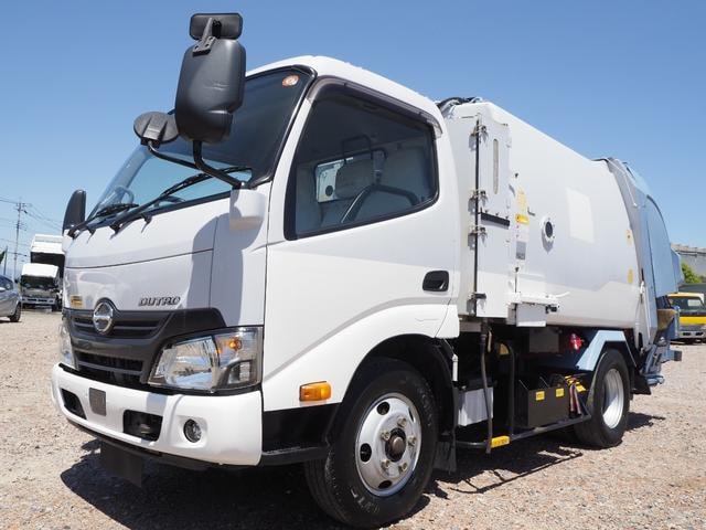 Hino DUTRO 2017 — фото автомобиля 1