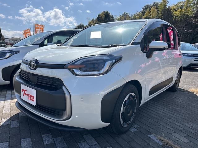 Toyota SIENTA 2022 — фото автомобиля 1