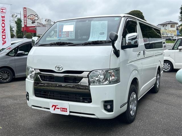Toyota HIACE VAN 2025 — фото автомобиля