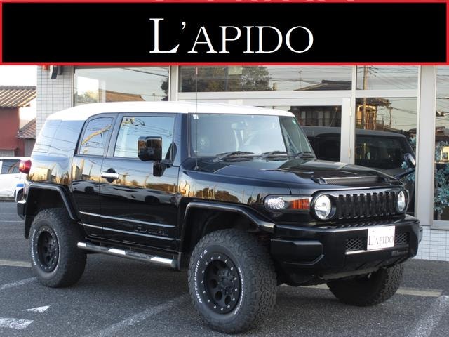 Toyota FJ CRUISER 2015 — фото автомобиля