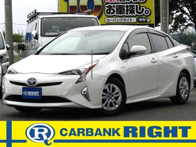 Toyota PRIUS 2017 — фото автомобиля 1