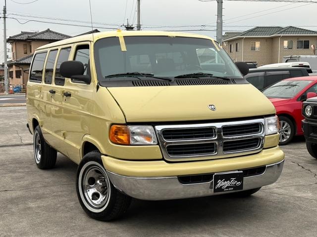 Dodge VAN 2002 — фото автомобиля 1