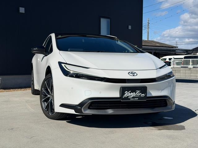 Toyota PRIUS 2024 — фото автомобиля