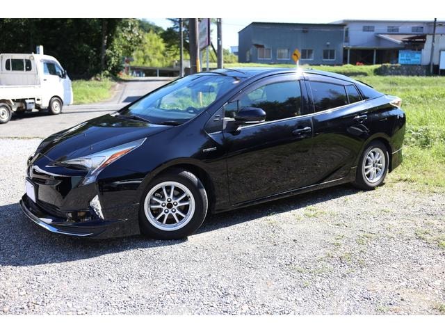 Toyota PRIUS 2017 — фото автомобиля 1