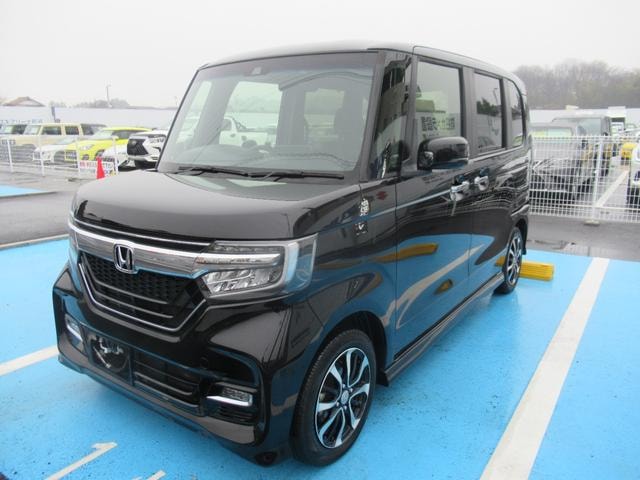 Honda N-BOX CUSTOM 2017 — фото автомобиля 1