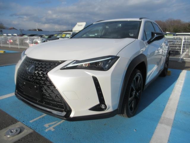 Lexus UX 2020 — фото автомобиля