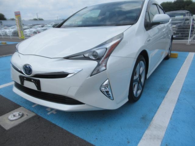 Toyota PRIUS 2017 — фото автомобиля 1