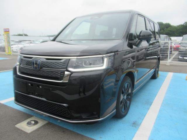 Honda STEPWAGON 2023 — фото автомобиля 1