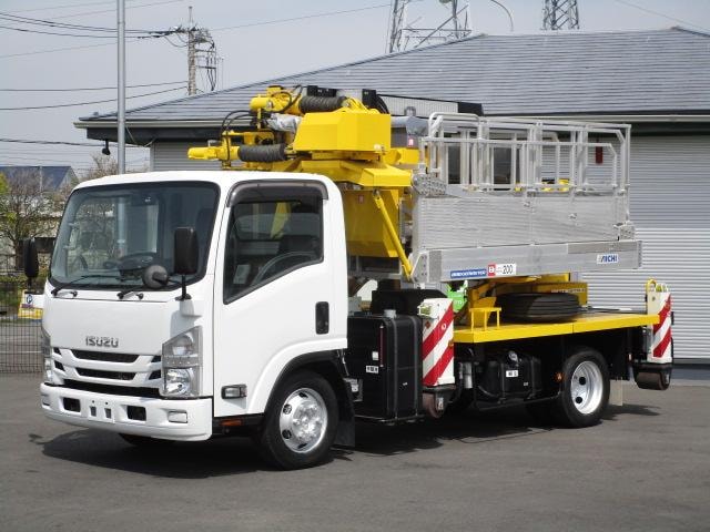 Isuzu ELF TRUCK 2016 — фото автомобиля