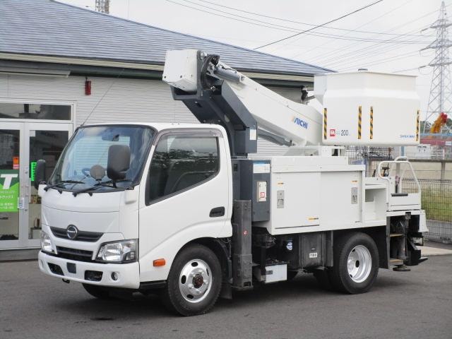 Hino DUTRO 2019 — фото автомобиля 1