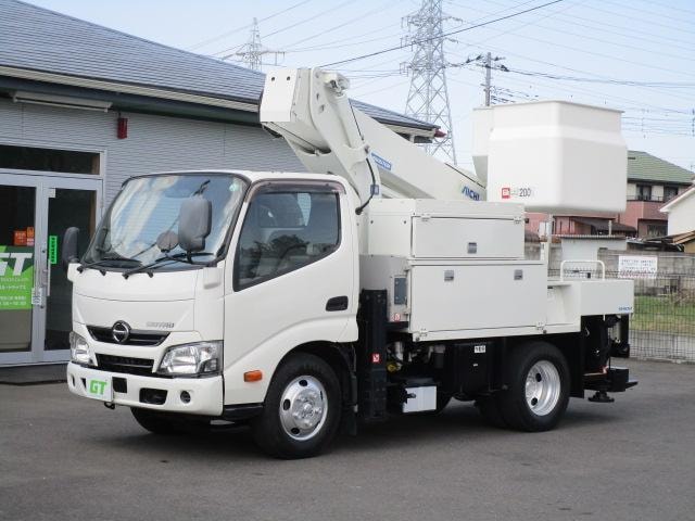 Hino DUTRO 2017 — фото автомобиля 1
