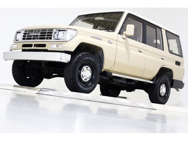 Toyota LAND CRUISER PRADO 1990 — фото автомобиля