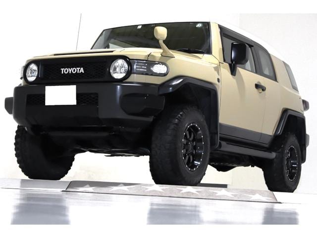 Toyota FJ CRUISER 2011 — фото автомобиля