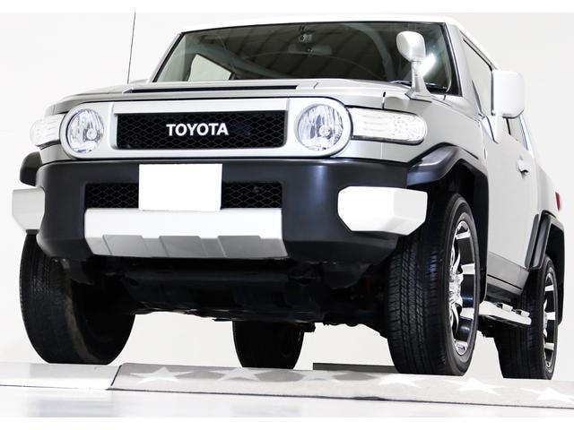 Toyota FJ CRUISER 2011 — фото автомобиля