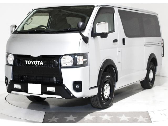 Toyota HIACE VAN 2010 — фото автомобиля 1