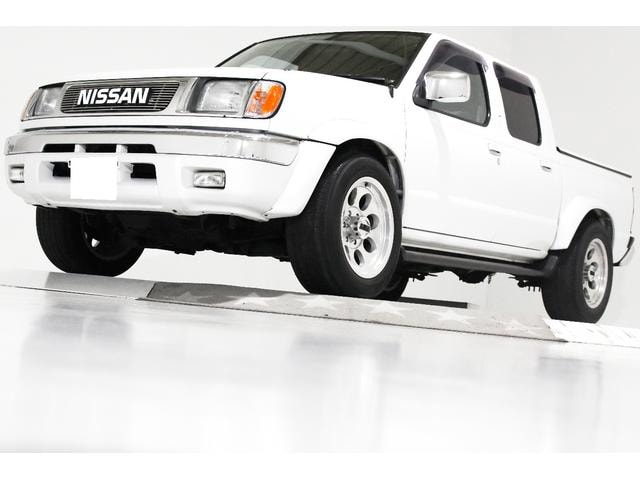 Nissan DATSUN PICK UP 2001 — фото автомобиля