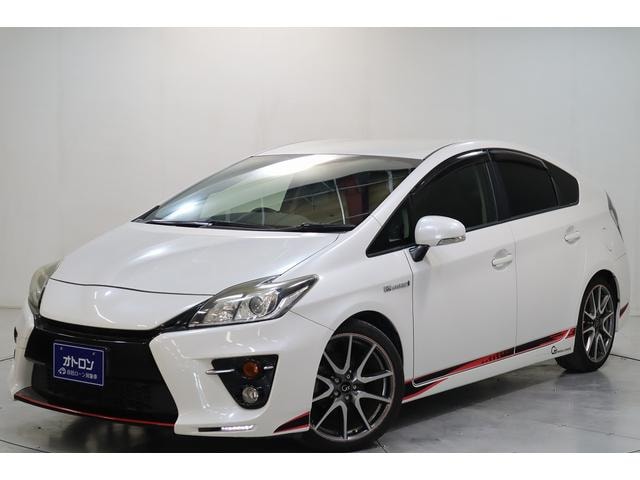 Toyota PRIUS 2012 — фото автомобиля 1