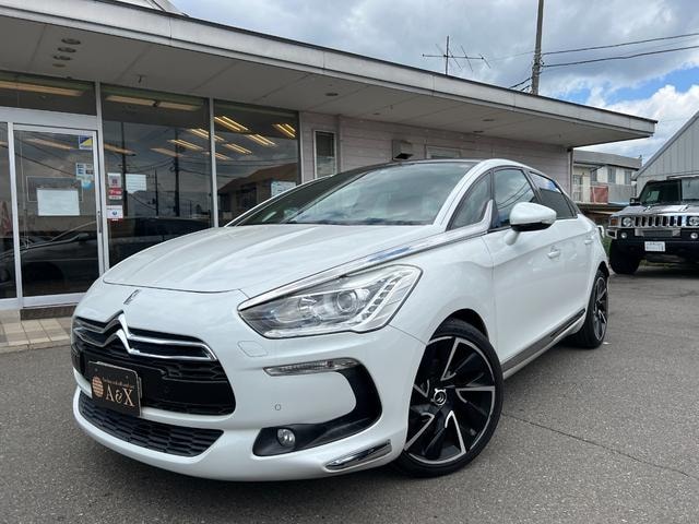 Citroen DS5 2012 — фото автомобиля 1