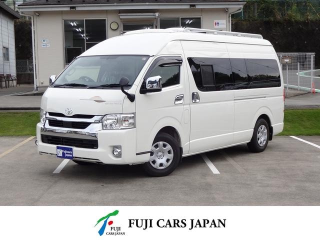 Toyota HIACE VAN 2021 — фото автомобиля