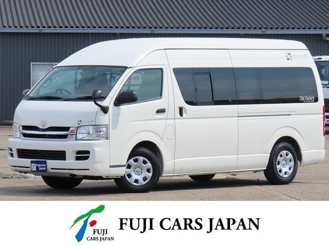 Toyota HIACE VAN 2010 — фото автомобиля